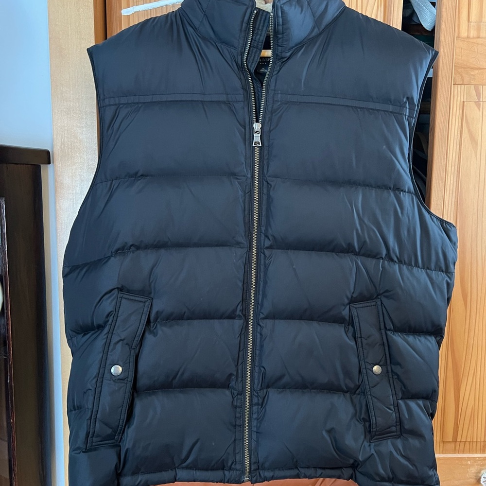 Banana Republic Men's Black Quilted Vest